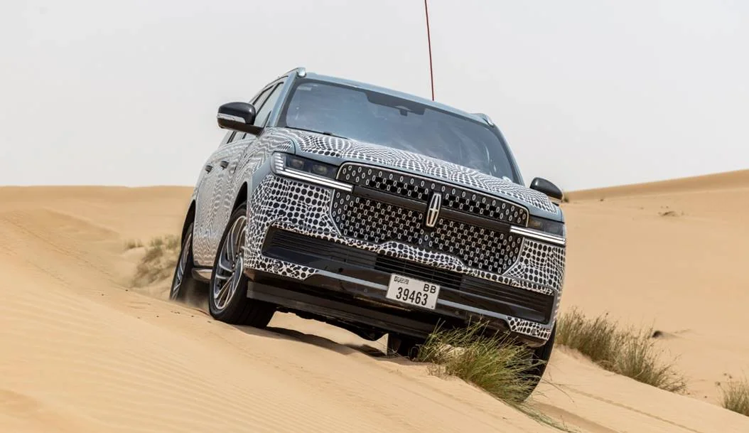 Lincoln Navigator 2025: el lujo que domina el calor del desierto