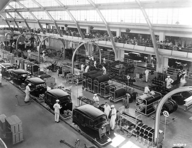 Ford 1925–2025: del metal al algoritmo