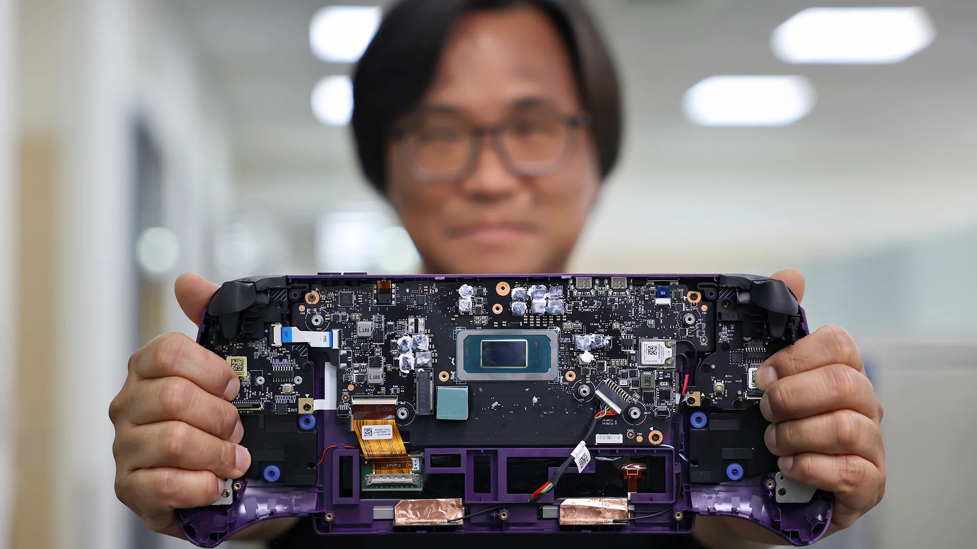 Bruce Cheng MSI inside