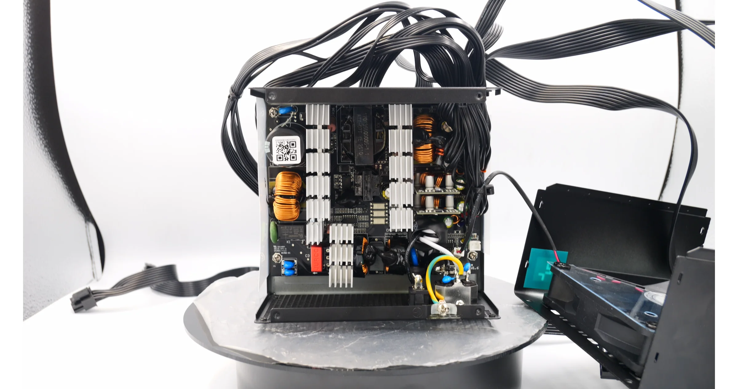 ¿Una fuente ATX 3.1 de 35 dólares que realmente vale la pena? Deepcool PL550D