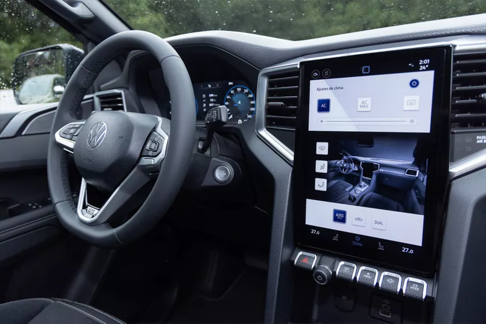 amarok dark label interiores volante y pantalla 3x2 jul 2026